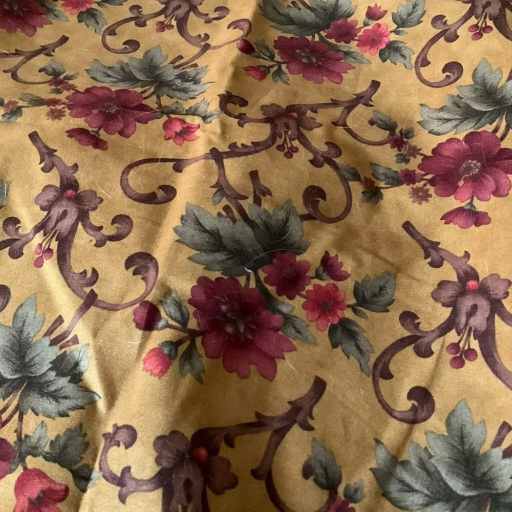 Set of 2 Pillow Shams | Rich Floral Victorian Style | Gingham Trim